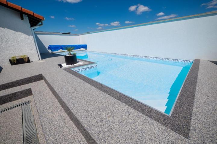 Flooring Installation - Landes